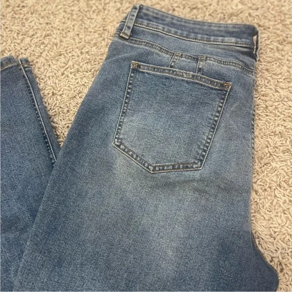 Free People We The Free curvy flare jeans - Picture 8 of 13